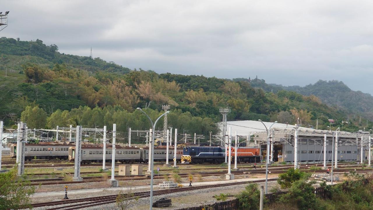 The Railroad Runs Hotel Taitung Luaran gambar